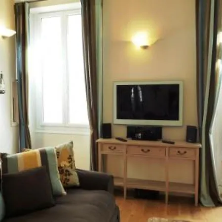 Sleeps 7 Wifi Cannes