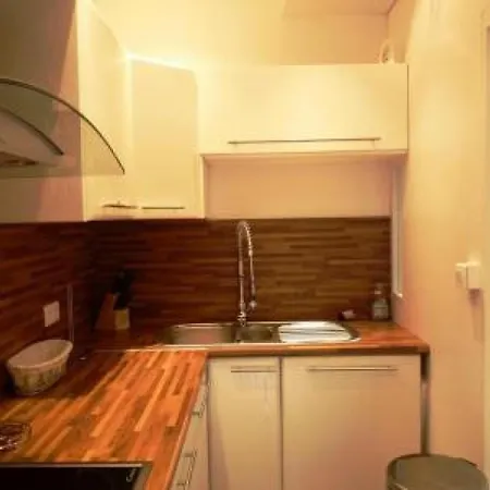 Sleeps 7 Wifi Apartman *